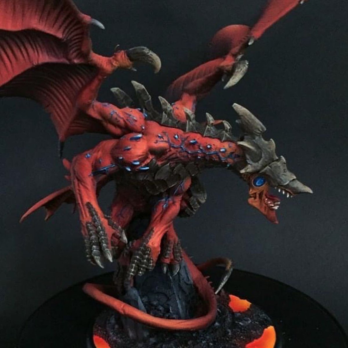 ZamPainting's tweet photo. Throwback to one of most the badass models I’ve painted so far: the Everblight’s Archangel 🔥 Commission Painting for Warmachine-Hordes 🎨
#wargaming #minipainting #miniaturepainting #privateerpress #warmahordes #everblight #paintingwarhammer https://t.co/ZOuDUg1gBf