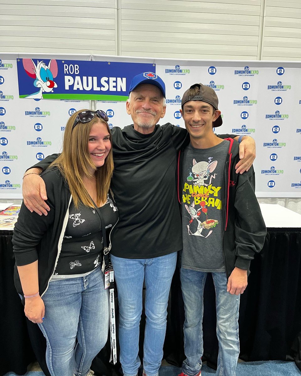 DJBrando97's tweet photo. Had a awesome time at comic con! Got to meet one of my favourite childhood cartoons pinky!!!! He was amazing to meet and so full of energy and just so happy to be there! I met the brain last time so it was nice to finally meet them both it made my day!! @yakkopinky #EdmontonExpo https://t.co/nckEWguJf4