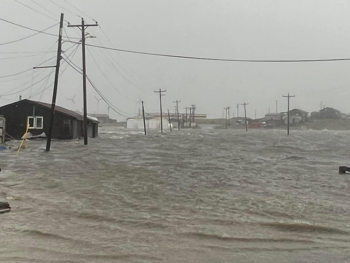 Praying for Hooper Bay friends and our other communities in western Alaska during this massive storm 😔

📷 Ervin Chayalkun