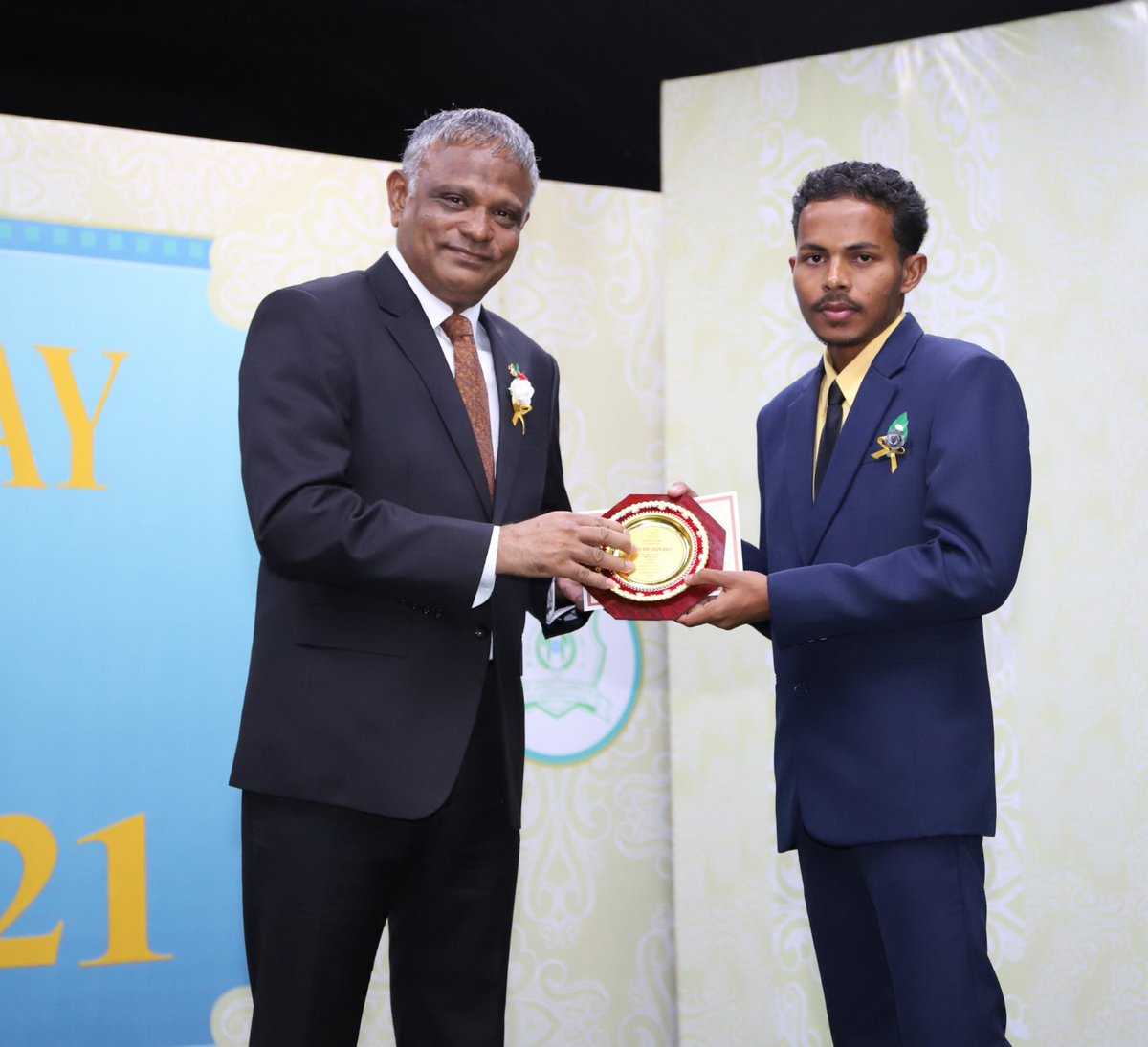 MoHEmv's tweet photo. Minister Dr Ibrahim Hassan attended Baa Atoll School Prize Day as Chief Guest and spoke about the importance of higher secondary education for all students. He also noted the important role both local &amp; expatriate teachers play in nation building. @batollschool @neenneen12 https://t.co/t8mZ3zMbhO