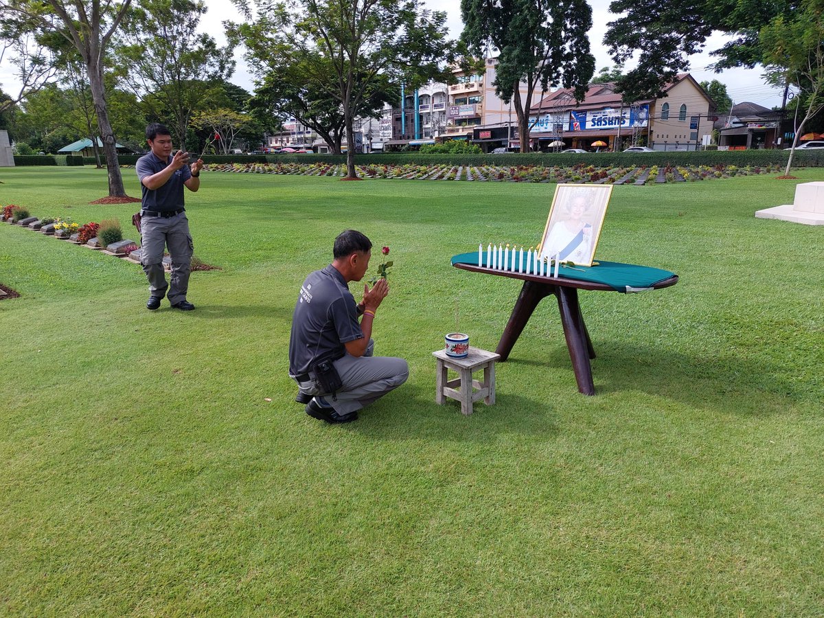 As we close down for the weekend and Monday being a holiday we paid our last respects to Her Majesty Queen Elizabeth. Candles and joss sticks were lit and each team member laid a single red rose. Thank you for a lifetime of service. #kanchanaburiwarcemetery <a href="/CWGC/">Commonwealth War Graves</a>