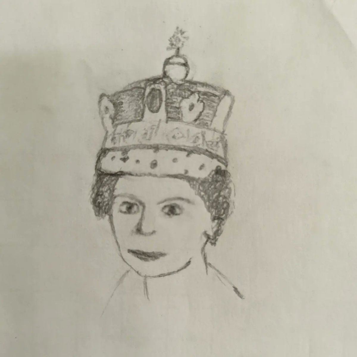 3rdInvernessBB's tweet photo. Last night, Company Section paid their respects to Her Majesty The Queen Elizabeth the Second. 

The young people created a memorial and even drew a portrait of The Queen https://t.co/W9j6itomTD