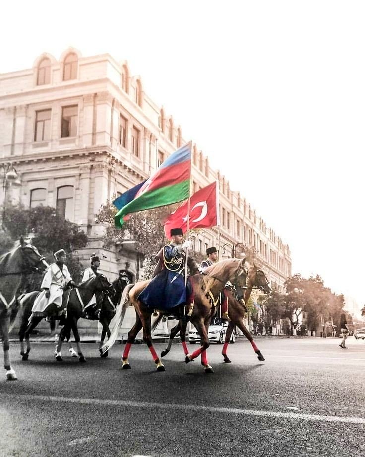 ecrinemyen's tweet photo. Bir doğduk bir ölürüz, dostuna dost, düşmanına ecel oluruz. can Azerbaycan.
🇹🇷♥️🇦🇿 https://t.co/6LgURB9hCh