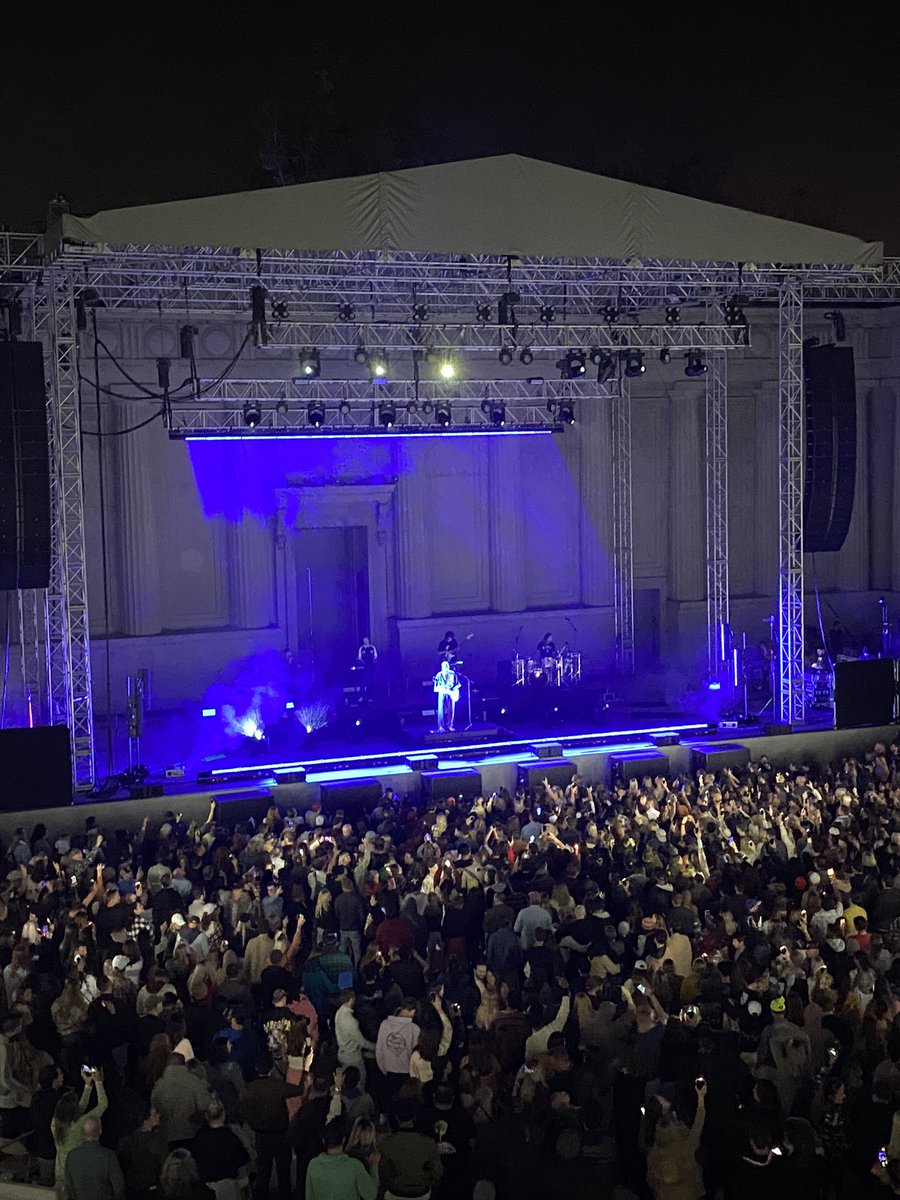 Liss323's tweet photo. The reason for the 48 hour trip back to Norcal @alexander23 @DermotKennedy Will fly almost anywhere to see these two https://t.co/bC6sjOyGZM