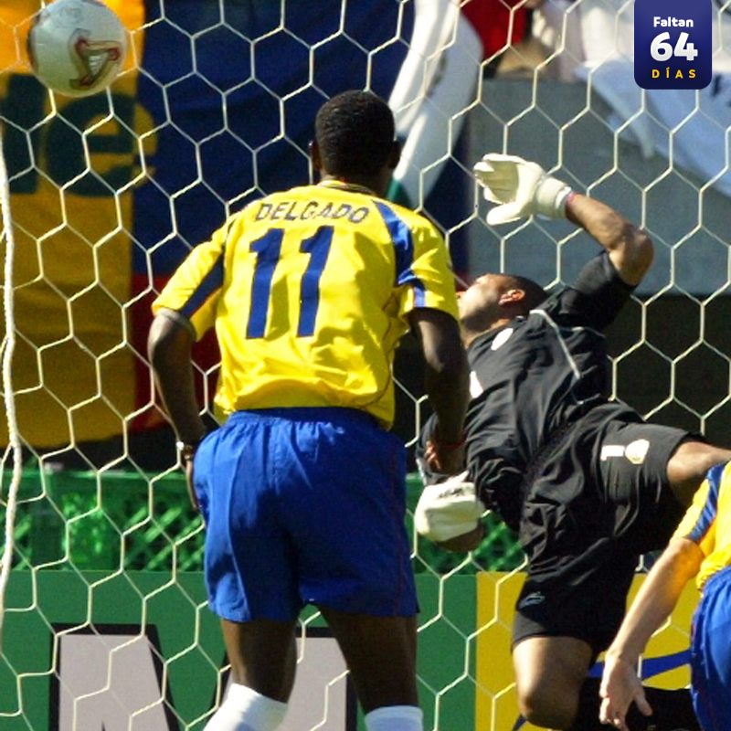 CONMEBOL's tweet photo. ¡Un momento histórico para @LaTri! 🇪🇨🥳
En 2002 🇰🇷🇯🇵, Agustín Delgado fue el autor del primer gol de Ecuador en una @FIFAWorldCup.
#64DaysToGo #CreeEnTuContinente
