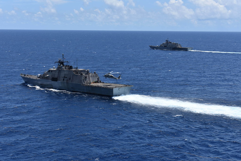 USNavy's tweet photo. Looking good out there! 💪 😎 ⚓
CARIBBEAN SEA (Sept. 10, 2022) #USSWichita and @USSBillings15 participate in a photo exercise in the Caribbean Sea, Sept. 10, 2022.
📸 : by MN2 Justin Hovarter https://t.co/OsFBDpPsRi