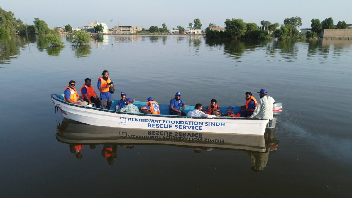 Faisal_Murad1's tweet photo. Help flood afected people with Alkhidmat Foundation Pakistan @AlkhidmatOrg as it is the largest relief organisation throughout the Pakistan which is engaged in rescue, relief and rehabilitation. 
#AlkhidmatFloodResponse https://t.co/29PLZax7Gt