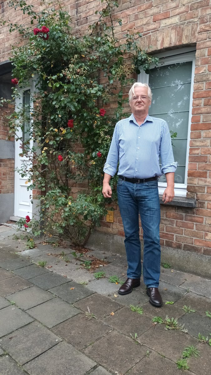groenbeernem's tweet photo. Beernem heeft nu ook een reglement voor geveltuinen. "Via het e-loket kan elke inwoner voortaan een aanvraag indienen", zegt milieuschepen Jan Vanassche (Groen). 
https://t.co/KuLKHiq2xS https://t.co/vZMDVAf3AB