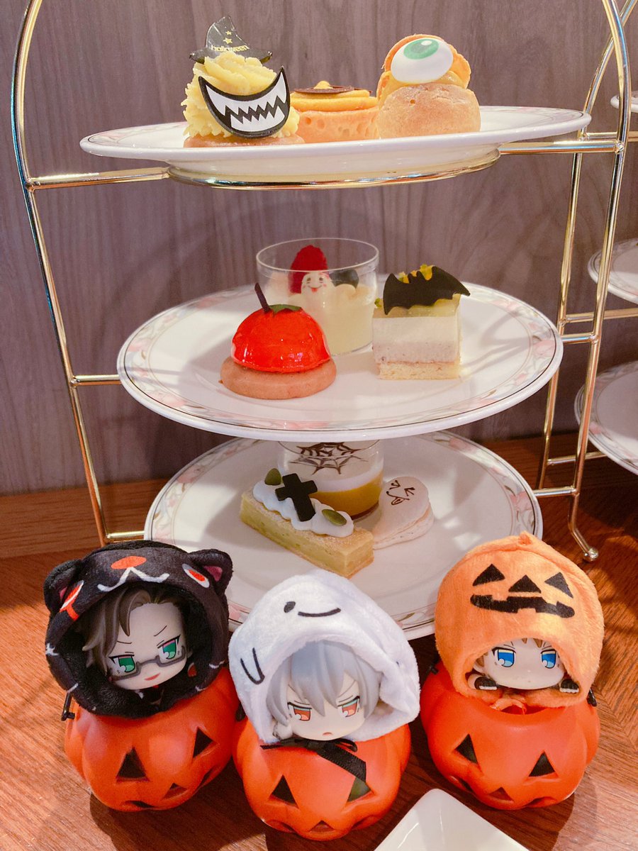 「初ヌン茶ってやつをさんきちさんに連れてってもろた!ハロウィン仕様でラブリーそのあ」|べいた🚨booth通販受付中のイラスト