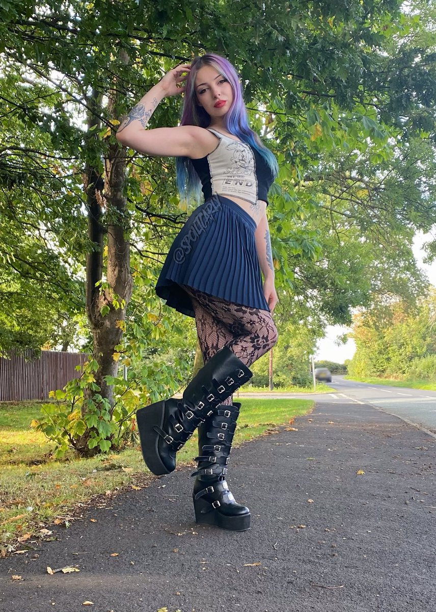 Goddess Carly tweet media