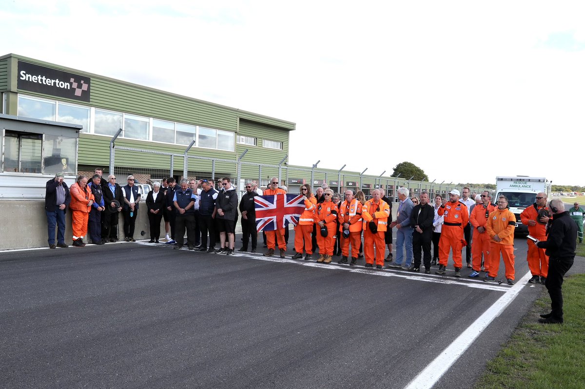 OfficialBARCHQ's tweet image. We pause.

We remember.

We come together to show our respect for Her Majesty Queen Elizabeth II.