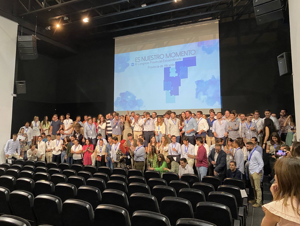 qruizdomenech's tweet photo. 🔹 Enhorabona @JaimeJPerez nou president @NNGGAlicante 
🔹 Gràcies per confiar quatre companys en @nnggalcoy per formar el teu equip: @JonathanLluchP Ana Calvo @pablocanovercet Magda Torralbo https://t.co/RCU18cWfbd