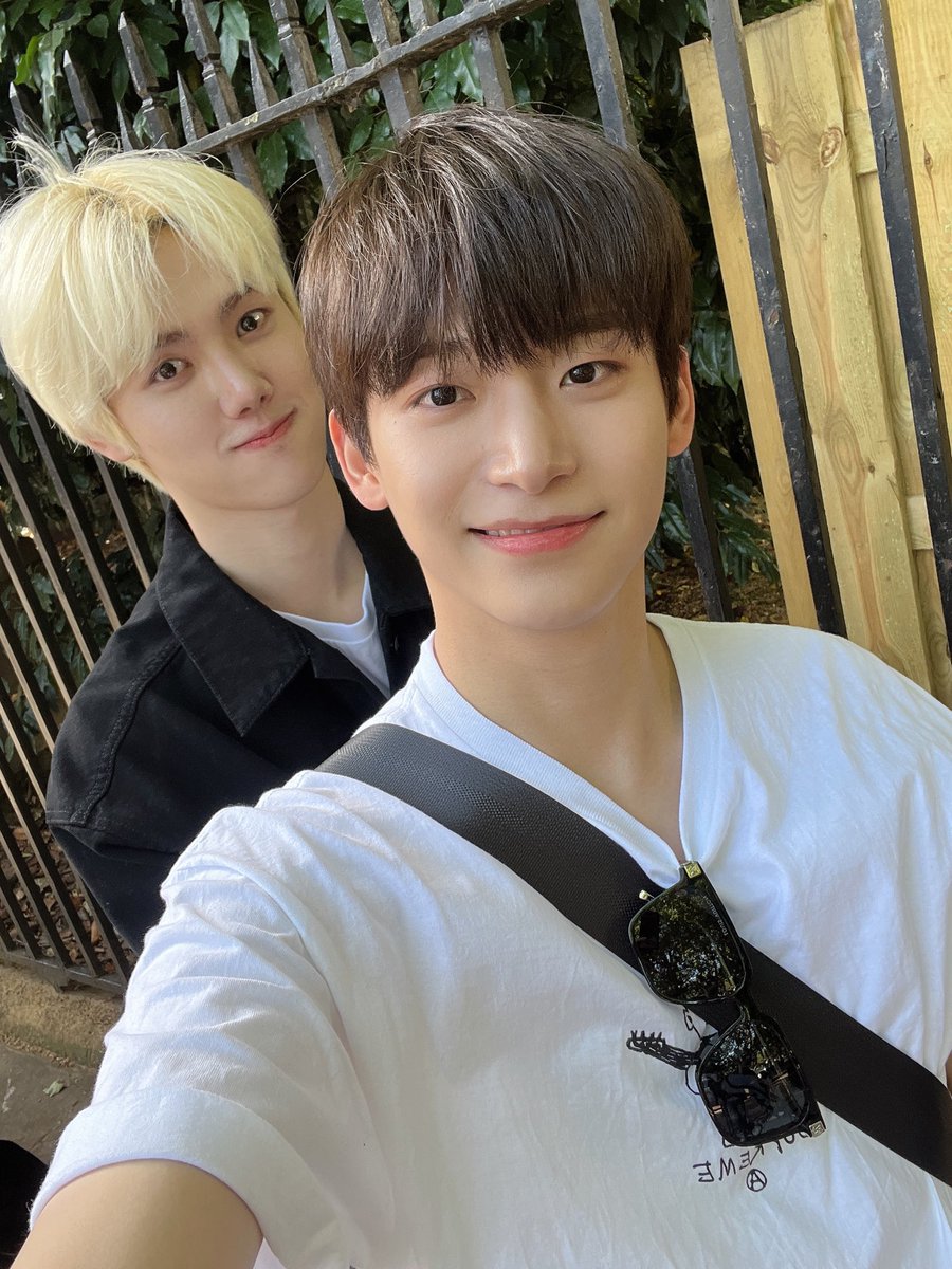 koojungmo00's tweet photo. 귀여운 민희야 생일축하해❤️
#정모 #민희 #러비티 #크래비티
#민희야_네_덕분에_하루를_산다 https://t.co/4OvKiya8xS