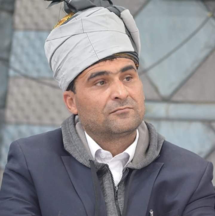 IhsanBuneri15's tweet photo. هـــغــــه ځـــای کې ټول الله، الله، الله دی
په کوم ځای کې چې ملا نصاب کې نشته

ړنـــــدې لارې د مــلا پکې بــیــســــــــــاره
د ســـــتـــــا لاره اې الله! نصاب کې نشته

ځکه هـــــر څـــوک منافق دی اې سعوده!
د رښـــتـــیــــــا ټکی جنا نصاب کې نشته
#سعود_بنګښ
#WeStandWithDanish https://t.co/oCSf5azOAI