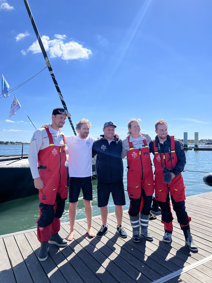 BDutreux's tweet photo. Bravo à l’équipage pour cette 2ème place 🥈
⏱ : 1j 22h et 07min
#GOGUYS https://t.co/wJafpigQsz