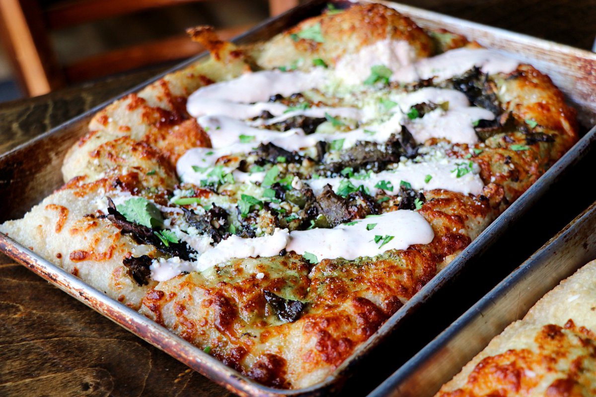 MarketGardenCLE's tweet photo. Our house favorite Gyro Pizza — lamb and beef gyro meat, aged cheese blend, tzatziki, za’atar oil, onion, tomato.
Stop by for a slice. Brunch starts at 11am. #marketgardenbrewery #beerforpeople #makertgardenbrewpub #ohiocity https://t.co/dHGR9mdlEZ