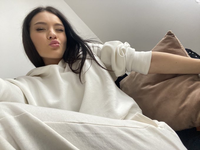 Tag in comments the company you want to see me work with😘❤️ https://t.co/RS1Nkbo8IG