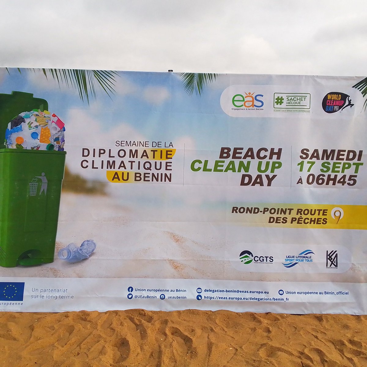 RbeccaADJINAKO1's tweet photo. 17 septembre : World Clean UP Day
C'était avec @sachetheloue au carrefour #Fidjrosse en présence du #Maire de #COTONOU, de l' @UEauBenin ( #PablosEVANGELIDIS), de @fifa_lune et bien d'autres ONG...
#wasexo @DiscoblogSDbS @ab_benin @sgdsbenin https://t.co/Kyog5nCAeJ