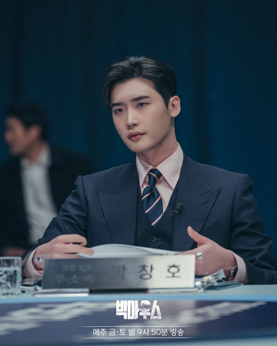 kdramatwists's tweet photo. DAMN! HES SO FINE.
#BigMouthEp16 #BigMouth https://t.co/PYmj6io3OU