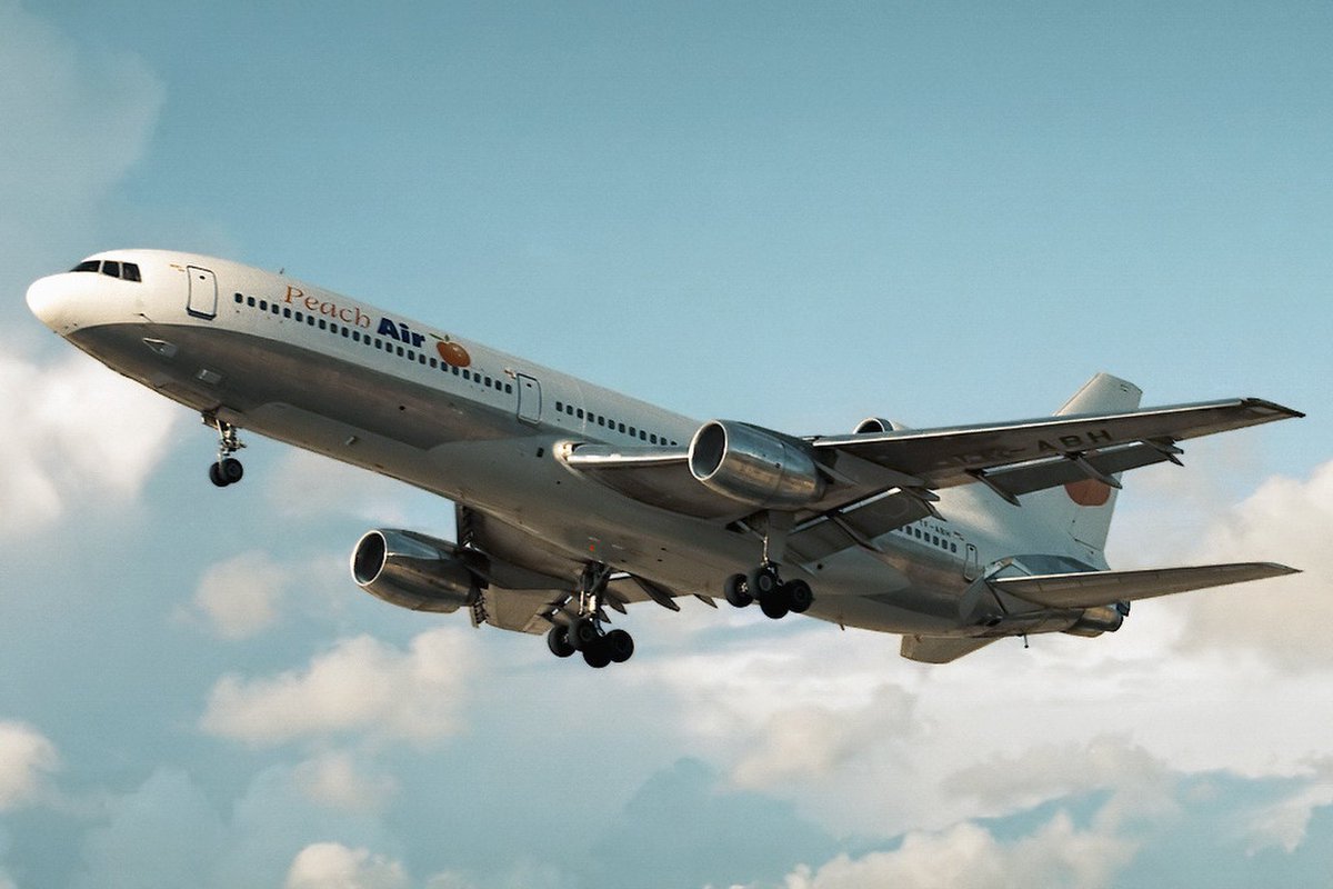JetBackInTime's tweet photo. Peach Air was a UK charter carrier created by Caledonian Airways to operate services for Goldcrest travel.
Pictured is Lockheed L1011-1 (TF-ABH) which started life with Eastern Airlines in 1973.
📸: Pedro Aragão via Wikimedia Commons
#peachair #ukaviation #lockheedtristar #avgeek https://t.co/rARZ6IoH6g