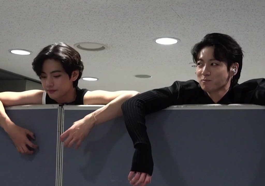 ตอนนั้น                                    ตอนนี้

เหมือนเดิมเป๊ะ น่ารักเหมือนเดิม😭😭😭