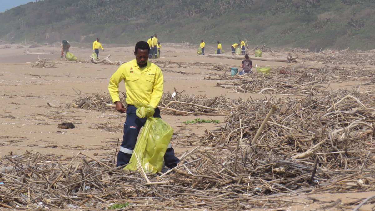 wo_fire's tweet photo. #WOF_KZN, @environmentza, @KwaDukuza_LM & partners are embarking on beach clean-ups to mark #International_Coastal_CleanUp_Day to tackle the global waste problem and build up the new & sustainable world.
#GoodGreenDeeds
#RecycleSAWeek
#CleanUp
#Act4SDGs
#ICC2022 https://t.co/4L7nEHtQ4z