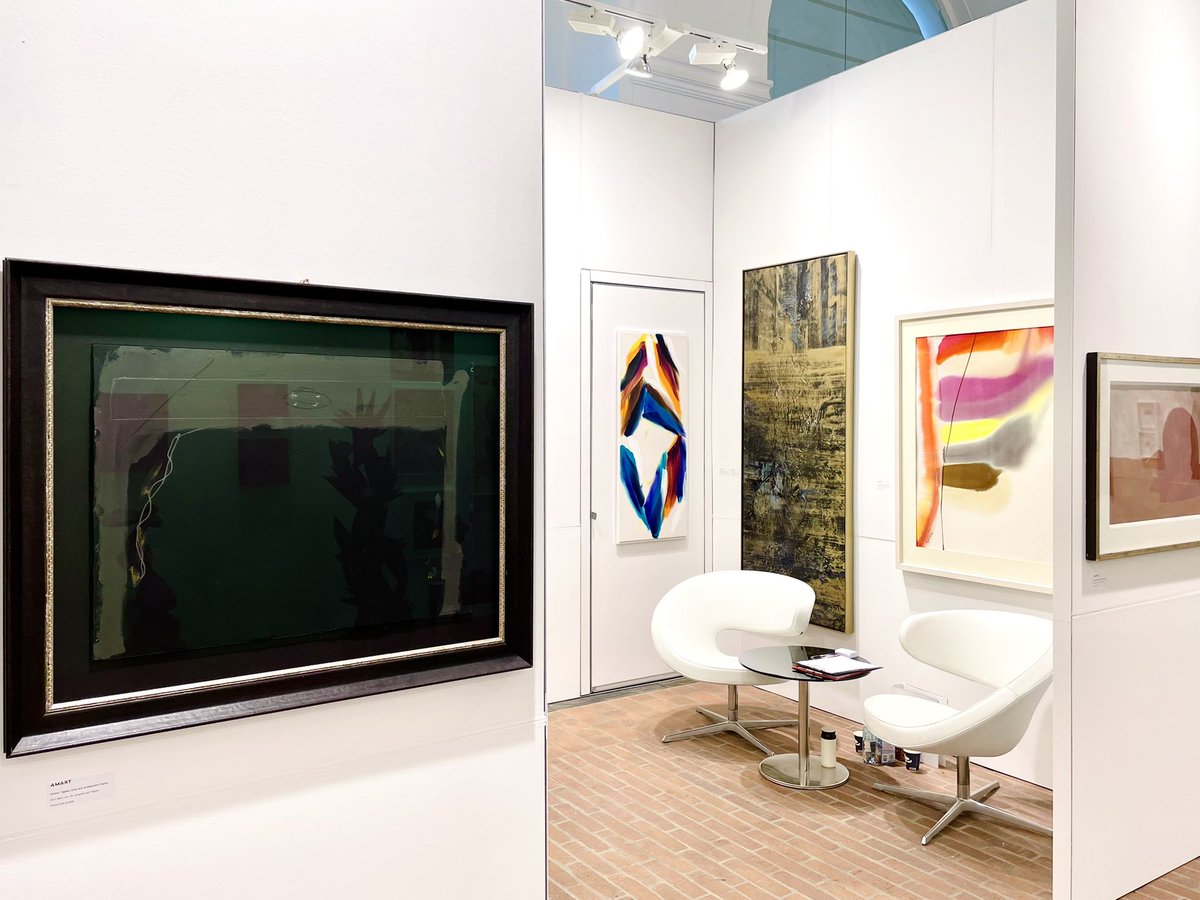 Amart_Galerie's tweet photo. Heute und morgen sind wir noch auf der @artvienna vertreten! Wir freuen uns auf Ihren Besuch in den wunderbaren Räumlichkeiten der Orangerie Schönbrunn!

@saar.artist 
@galerie_amart 

Bild 2:
Saar, ohne Titel, 2022

200 x 80 cm, Acryl auf Leinen 
#Saar #VorsichtFarbe https://t.co/k4OBW2RrgH