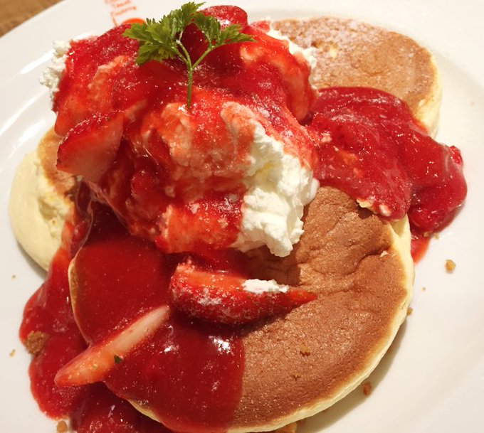 パンケーキを挟んでいく🥞 