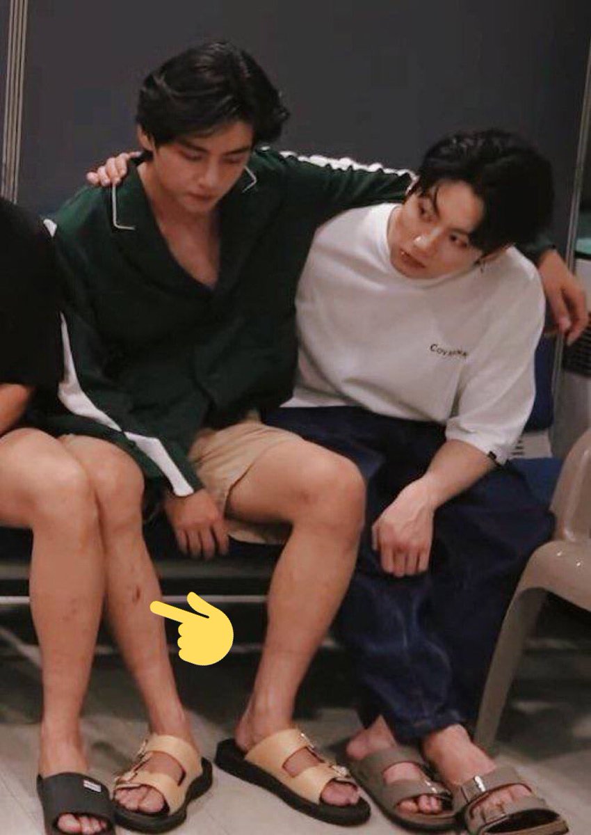 lola_ll0253's tweet photo. Hybe confirming that Taehyung and jennie pics are 💯 real, not edited

Taekookers are not ready for this conversation https://t.co/IPQb3NK29M