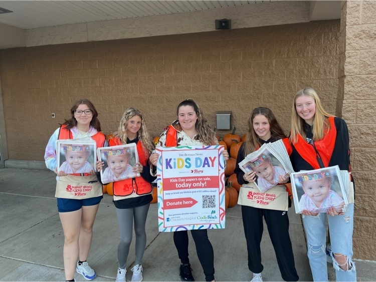 SpringvilleGrif's tweet photo. Make sure to stop by Tops to say “Hi” to and help support members of the SHS National Honor Society this morning! Our #Griffins are selling newspapers for @TheBuffaloNews #KidsDayWNY to benefit Oishei Children’s Hospital and Cradle Beach! 

#SGIStrong https://t.co/s2owVFTRat