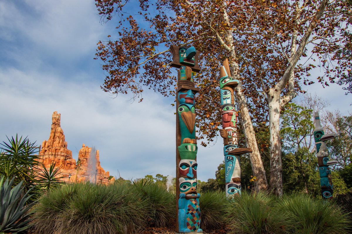 mainstgazette's tweet photo. Nugget Way (December 2021)
#waltdisneyworld #disneyworld #wdw #disneyparks #magickingdom #frontierland #bigthundermountain #btmrr https://t.co/2nndwp7WT1