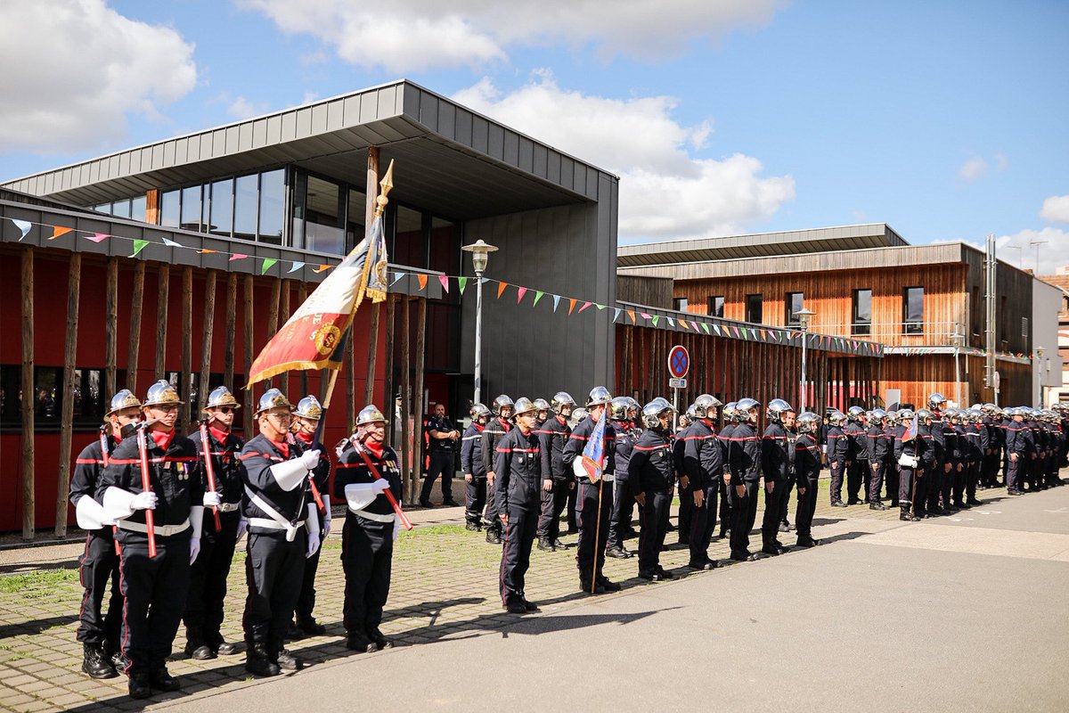 seinemaritime's tweet photo. #SDIS 🚒 121ème Congrès de l'Union Départementale des Sapeurs-Pompiers de la Seine-Maritime à Déville-les-Rouen.
Couplé aux 200 ans de la caserne, la cérémonie mettait à l'honneur les jeunes sapeurs-pompiers.
🙏 Merci aux soldats du feu d'assurer au quotidien la sécurité de tous. https://t.co/hhAACIUKef