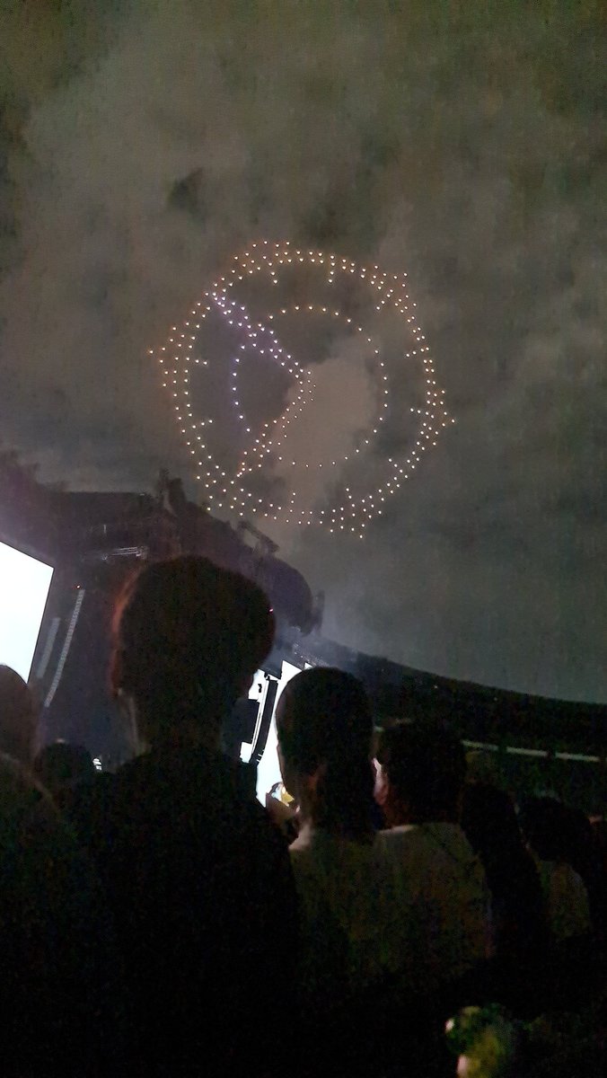 philconcerts's tweet photo. IU's concert is truly on a different level. https://t.co/yi1EZ7aSWr