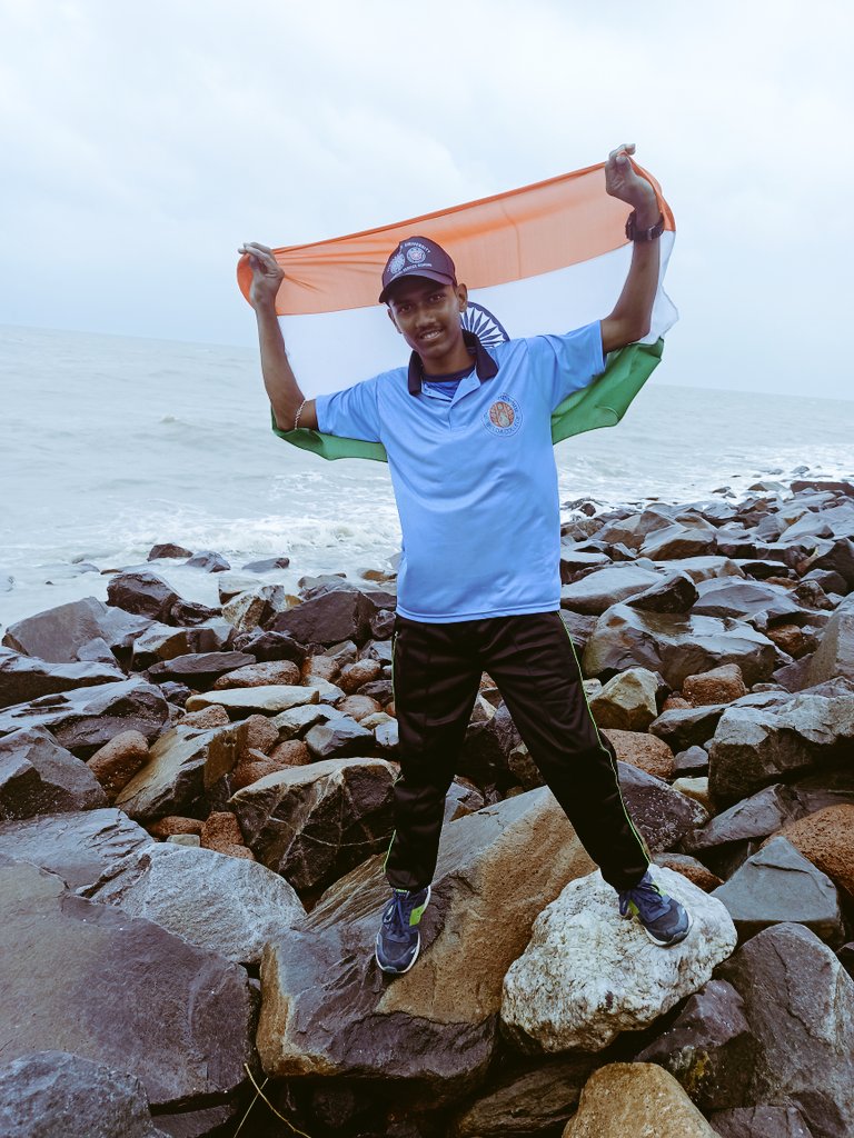 NSSUnit2_Belda's tweet photo. Our volunteers of NSS Units I, II, III, Belda College in Tiranga pose at Digha @HarGharTiranga_ @HarGharTiranga1 #HarGharTiranga #Tiranga @rdnss_kolkata @_NSSAwards @NSSINSINWAR @_NSSIndia @YASMinistry https://t.co/VeiYtRnprv