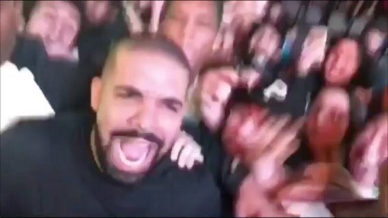 CRACKEDPHOS's tweet photo. Jujutsu fans every time they see gojo https://t.co/5Apy81PQ4B
