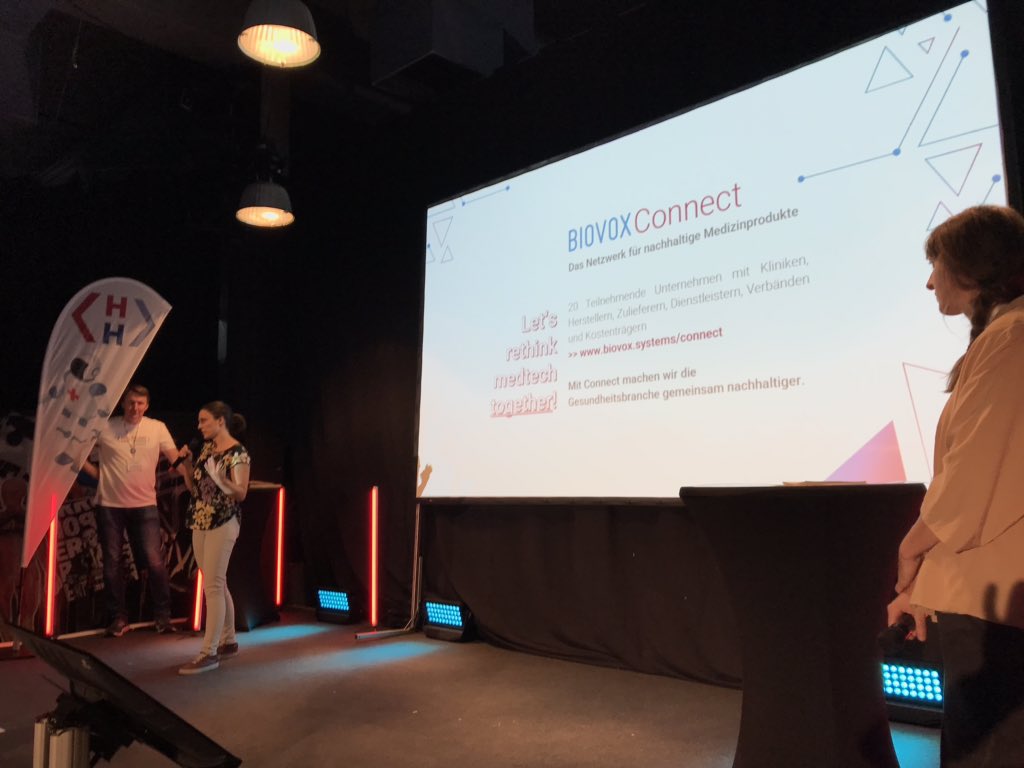 healthcare_de's tweet photo. #healthcarehackathon2022 Startups: #Biovox, nachhaltige #Biokunststoffe für die Medizin. #Lenicura inkl #DiGA zur Versorgung von #Akne inversa. #MotionLab KI-basierte Analyse von Bewegung. #Oxyluron Gel gegen #Parodontitis https://t.co/LwSrIS31TA