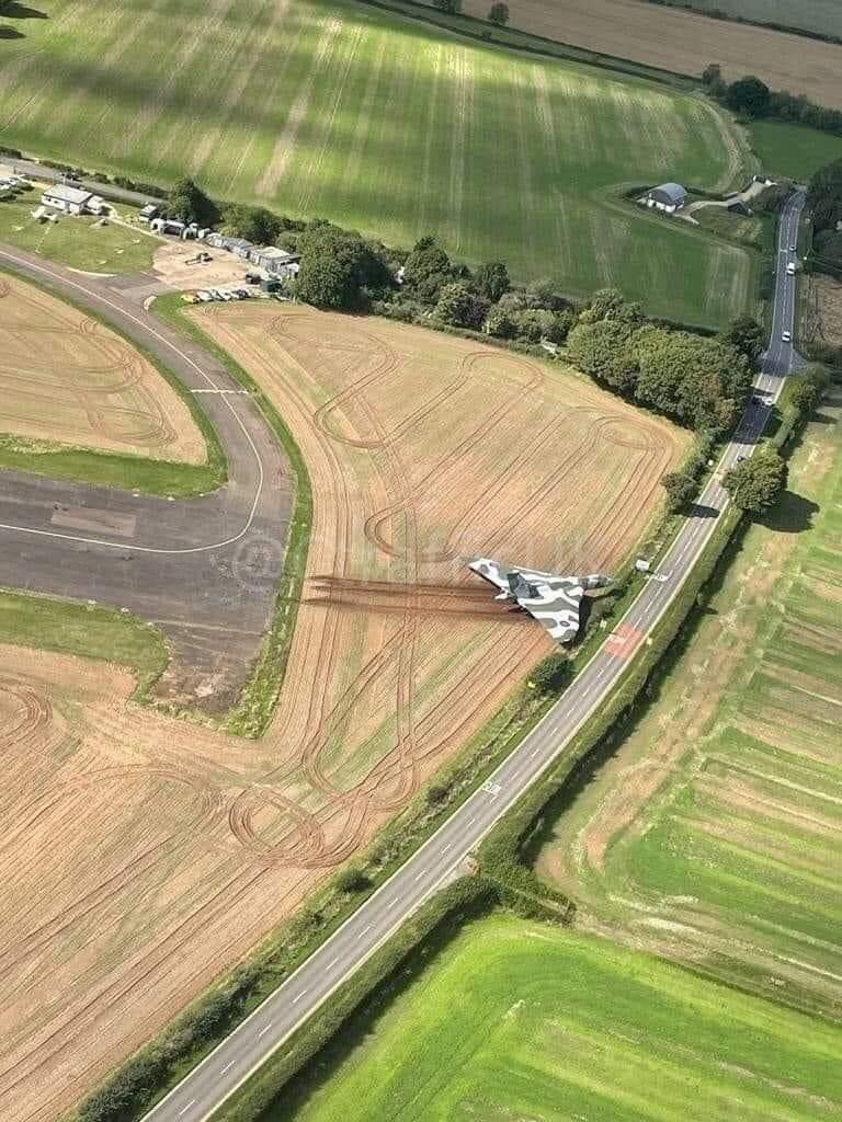 Dave Throup tweet media