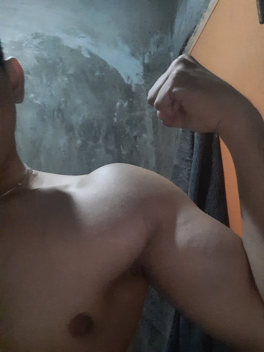 Kuyacarbo69's tweet photo. @AlabangB0Y Baka may gusto akong kachat. Tara. https://t.co/UbECK6eEmO