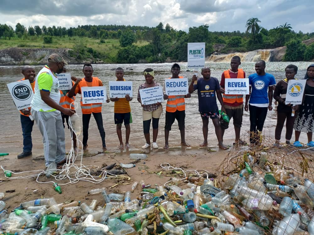 Have you joined your community today for #WorldCleanupDay 🤔
Waste #pollution remains a global menace sadly 🤮
If we join hands and work together, we can clean our way to a waste-free world 🏞

Let's  care enough to take the initiative 🫂🤝
#BetheChange

🖼 <a href="/PaleWaterUg/">Pale Water</a>