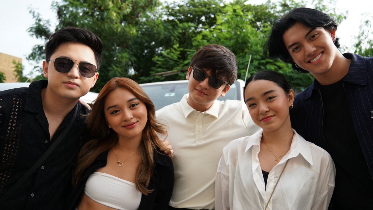 DreamscapePH's tweet photo. The cast of #LyricAndBeat Jeremy G, Angela Ken, Seth Fedelin, Sheena Belarmino and RJ Perkins ready for their #LyricAndBeat Mall show at Vista Mall Taguig. 🎶 https://t.co/N6SIRgWxhR