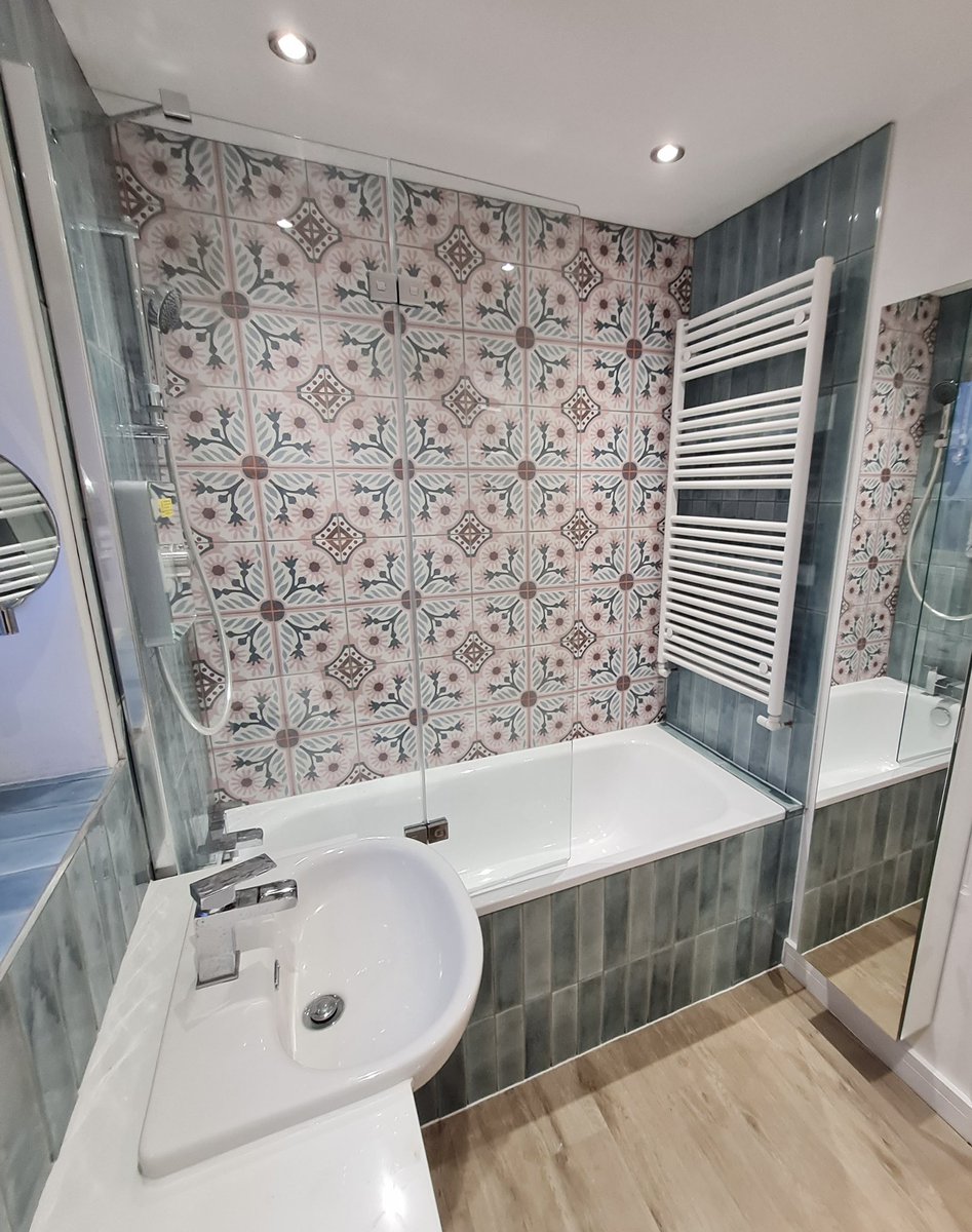 TheTapEndDesign's tweet photo. More from this #ColourfulBathroom we photographed this past week by designer Joanna 📸
#ColourfulDecor #ColourfulInteriors #ColourfulHome 🏡 https://t.co/L7itZh0BCU