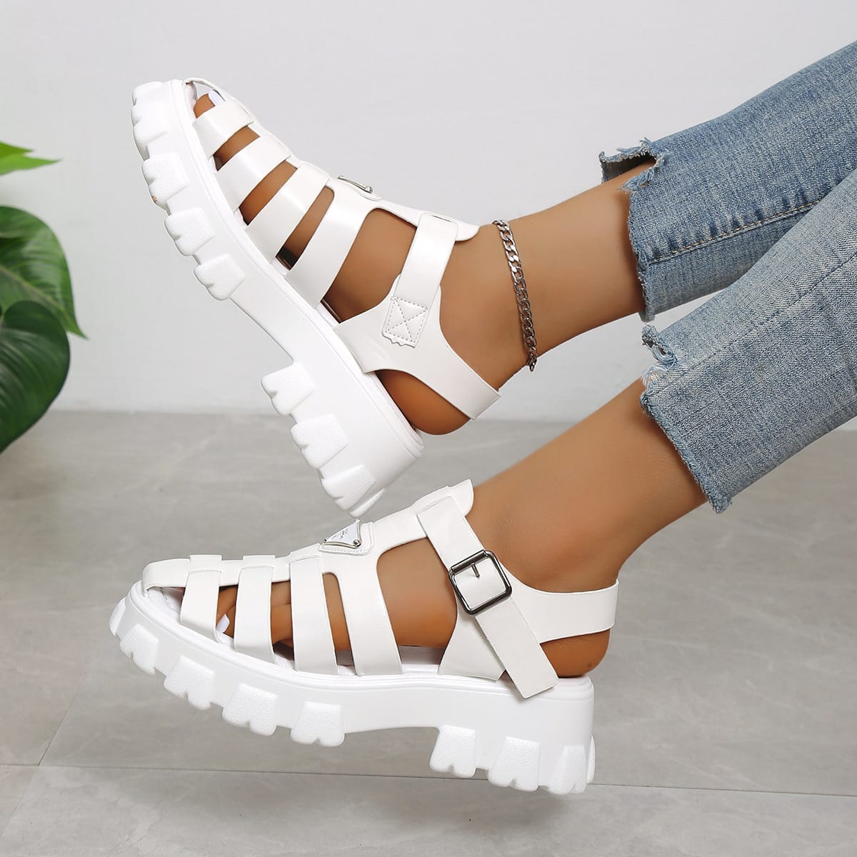 Fishwear2020's tweet photo. 💖item-New Prada opens
💖size -36-43
💖price-2500
💖free delivery within Nairobi and at an extra affordable cost across the country and Africa
💖0790554246 inbox for more info
💖Till no.5673003
#PresidentRuto #Babaman #NyegeNyege22 #Nameless #gilbeys #RedAlert #DrRuto https://t.co/87hNwv1aFX