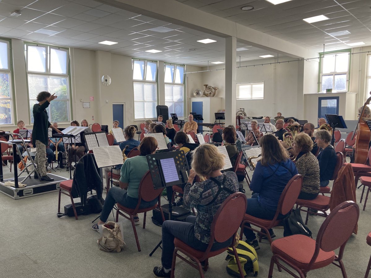 hgeraedts's tweet photo. Generale repetitie voor de #uitmarkt @culemborg hedenavond om 20.00 uur. Het #middenorkest van ⁦@PieterAafjes⁩ heeft er zin in. Het belooft een interessant multicultureel optreden te worden https://t.co/qGzvv8mfpv