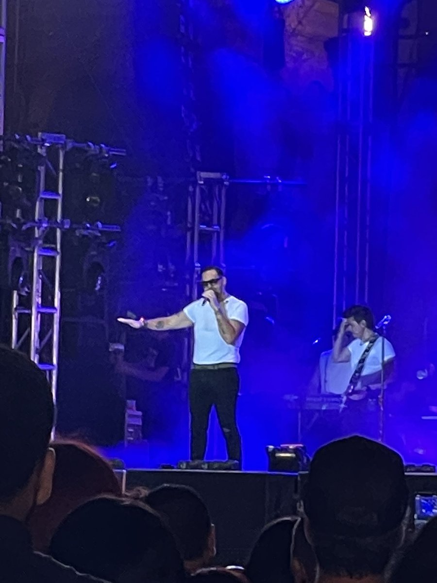 3rika_m's tweet photo. Un Honor ser parte de su festejo !!! Super concierto !!!! Las Vegas 2022 @jorgedalessio @MatuteOficial @MATUTEmx @tanaplanter @IrvingReegalado https://t.co/a7IZMekKJ7