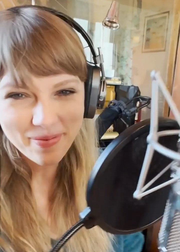 folkloreraree's tweet photo. Taylor is the cutest person ever🫠 https://t.co/1w2OuX33MV