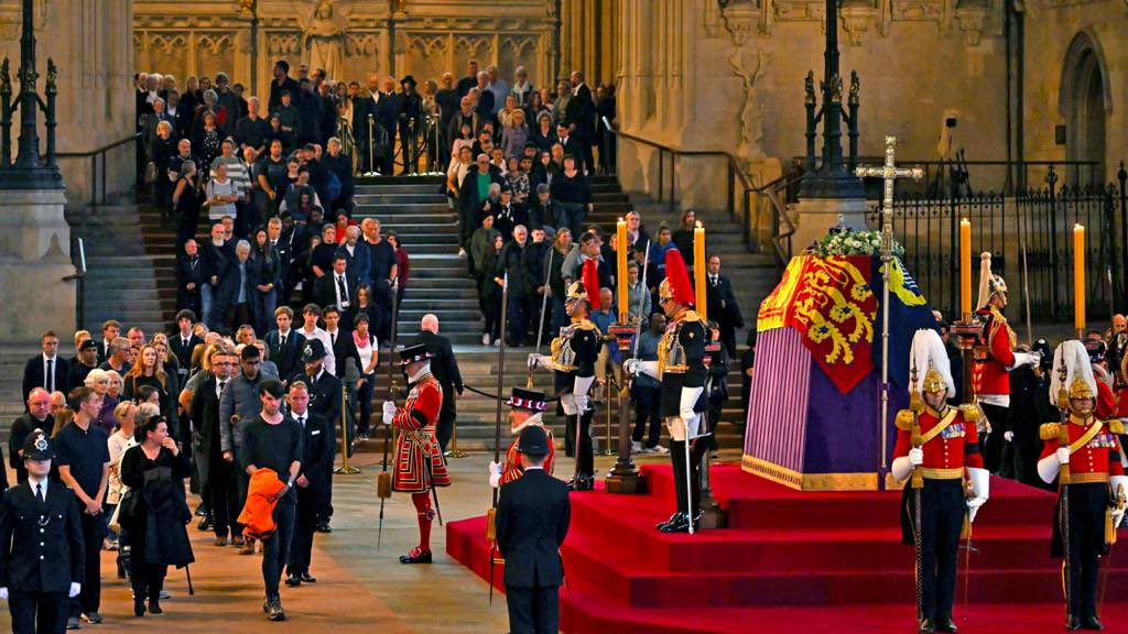 Pershore Round Table (@pershorert) on Twitter photo 13hours overnight and have just paid respects on behalf of <a href="/PershoreRT/">Pershore Round Table</a> to #QEII a lifetime of service and dedication to our nation and the #Commonwealth #RestInPeace 13hours overnight and have just paid respects on behalf of <a href="/PershoreRT/">Pershore Round Table</a> to #QEII a lifetime of service and dedication to our nation and the #Commonwealth #RestInPeace