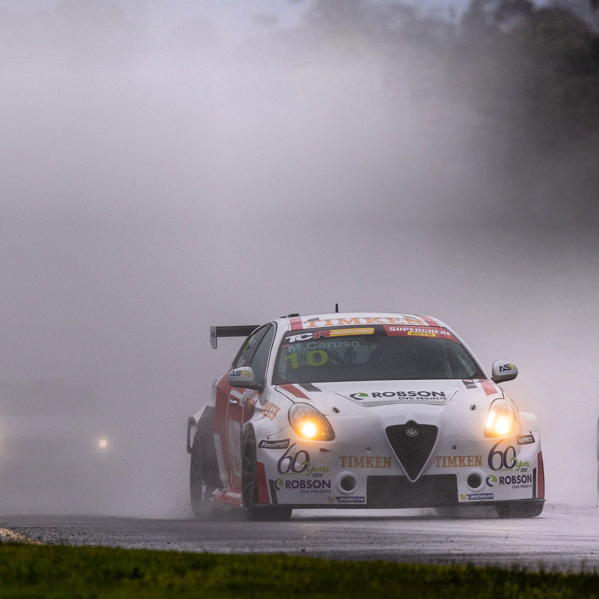 P6 in race 1 today at Sandown. Fair to say the conditions were perfect for ducks 🦆