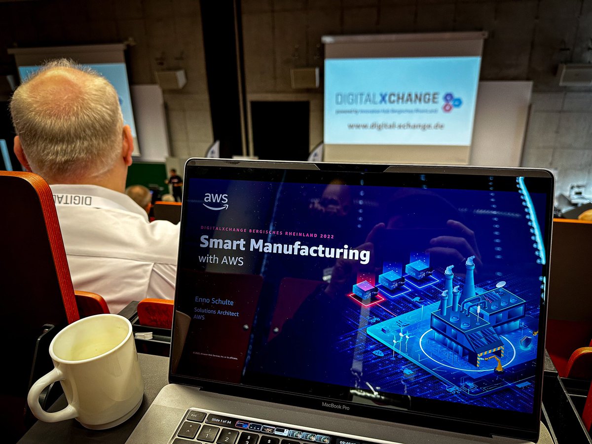 Ready for action. Happy to talk about smart manufacturing with #AWS at #digitalxchange2022.