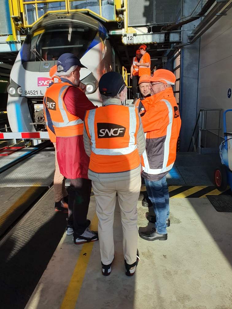 Dès 8:30 ce matin, dans le cadre des journées du patrimoine, nos premiers visiteurs étaient accueillis par les équipes du Technicentre Matériel d'Amiens et ont pu découvrir nos savoir-faire. <a href="/TERHDF/">TER Hauts-de-France</a> #TER <a href="/hautsdefrance/">Région Hauts-de-France</a>