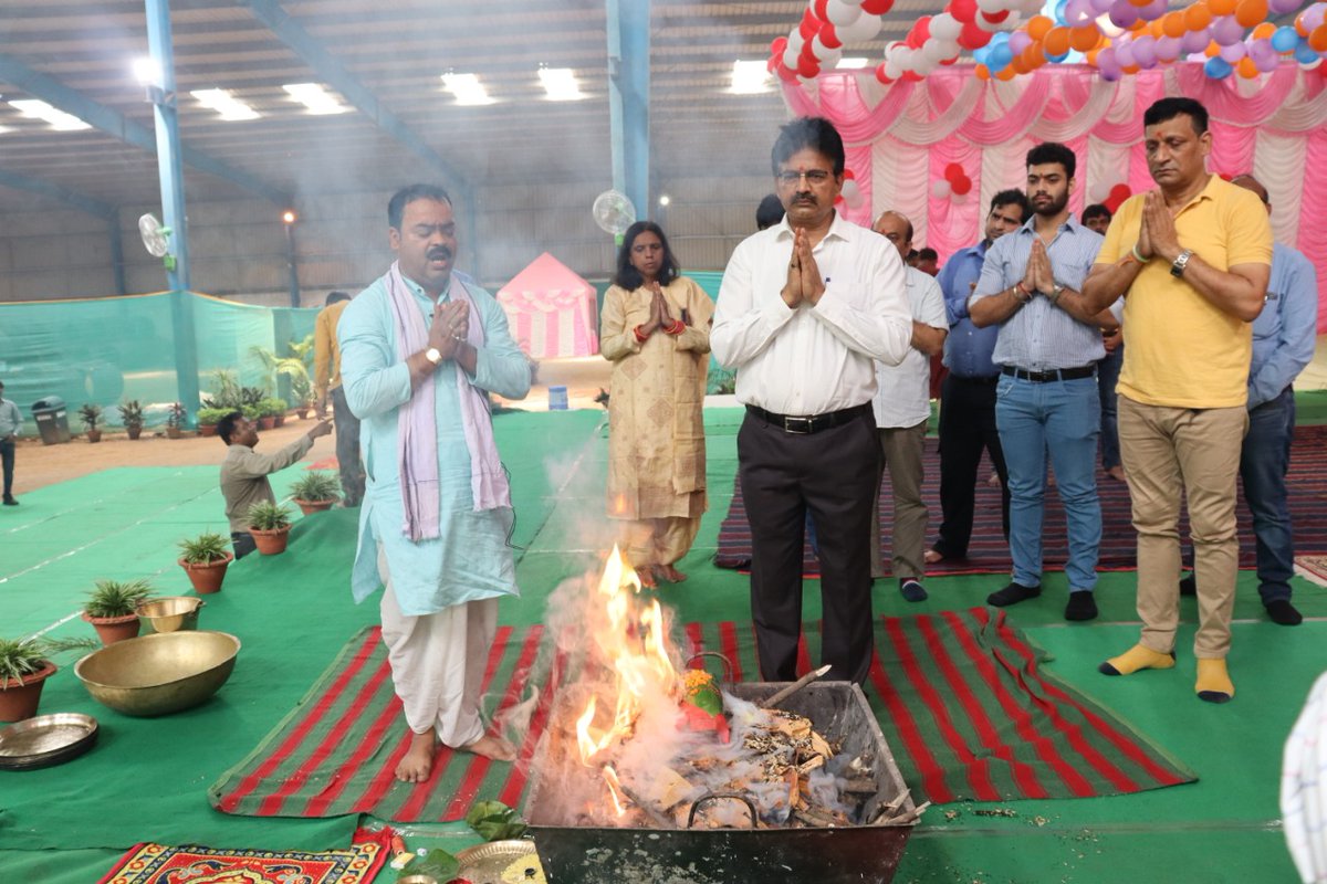 sanjaysinhaPat's tweet photo. Shri Vishwakarma Puja celebrated at JSP Patratu. May Lord Vishwakarma bring more success and prosperity to all of us.
@JSPLCorporate @MPNaveenJindal https://t.co/HF14cxehRU